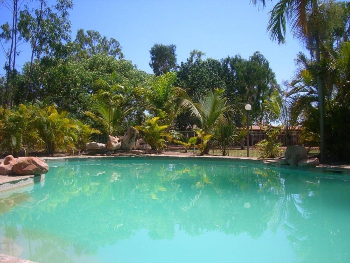 Territory Manor Motel & Caravan Park Mataranka Exterior photo