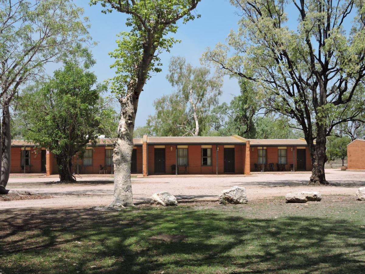 Territory Manor Motel & Caravan Park Mataranka Exterior photo